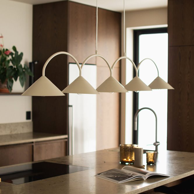Nowoczesna beżowa lampa nad stół 5 kloszy Curve